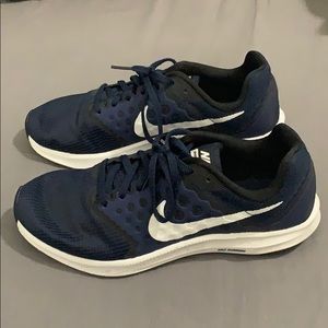 Women’s Nike Running Shoes Size 7.5